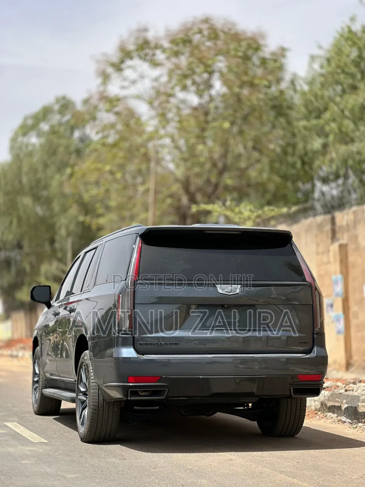 Cadillac Escalade ESV 2021 Gray