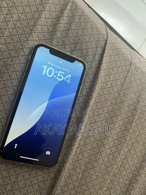 Apple iPhone XR 64 GB White