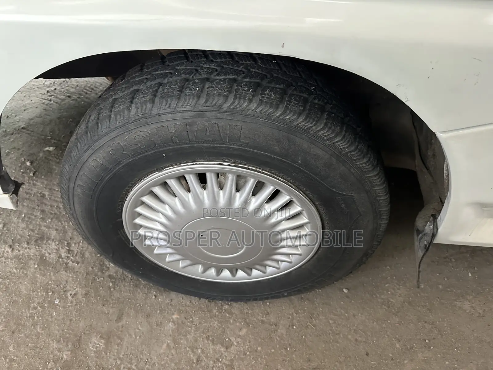 Mitsubishi L300 2012 White