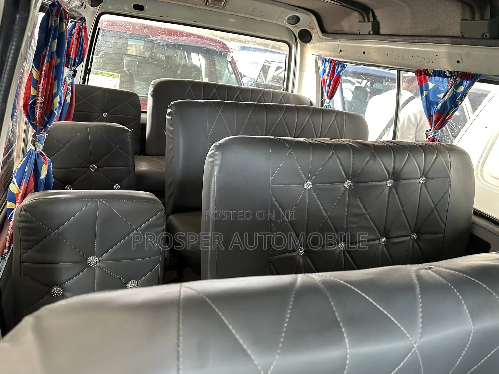 Mitsubishi L300 2012 White