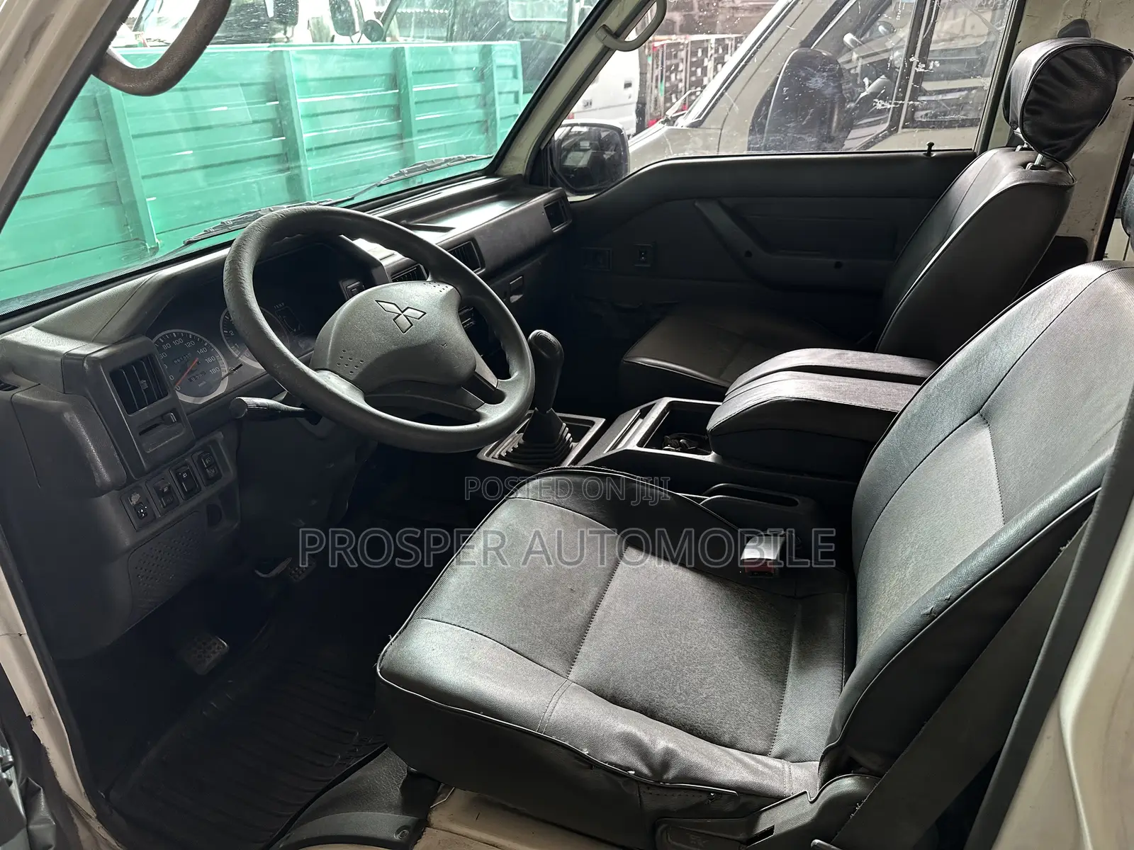 Mitsubishi L300 2012 White