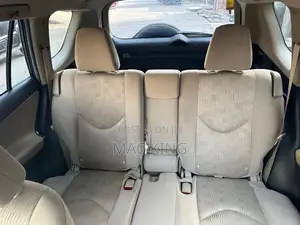 Toyota RAV4 2011