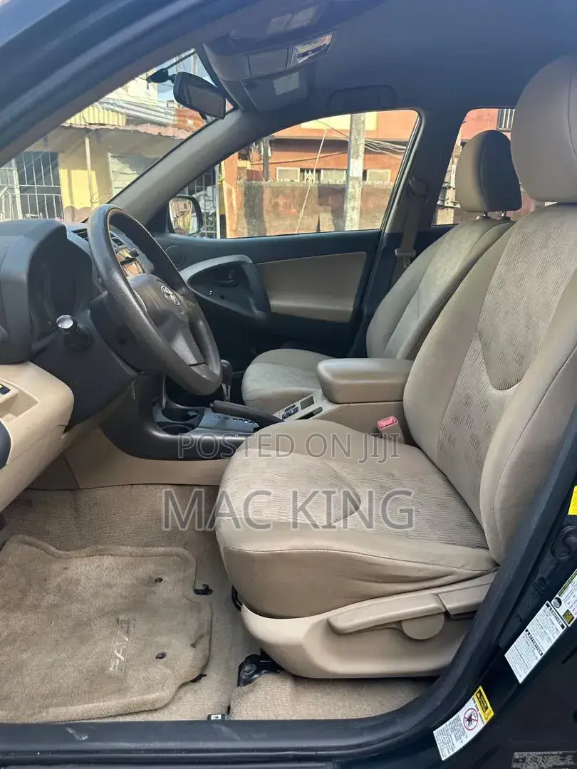 Toyota RAV4 2011