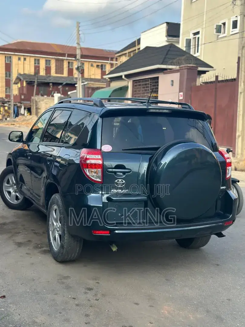 Toyota RAV4 2011