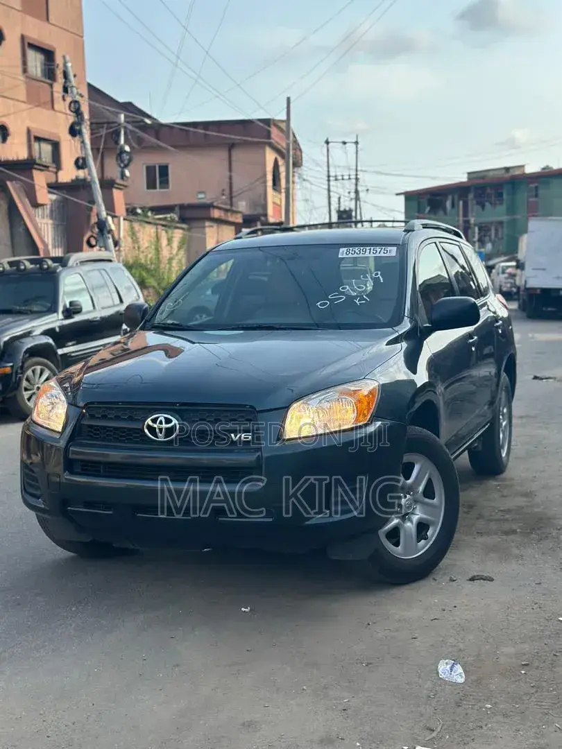Toyota RAV4 2011