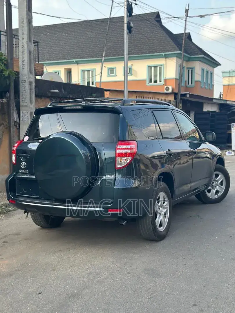 Toyota RAV4 2011