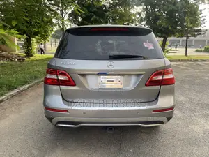 Mercedes-Benz M Class ML350 4MATIC 4dr SUV AWD (3.5L 6cyl 7A) 2014 Gray