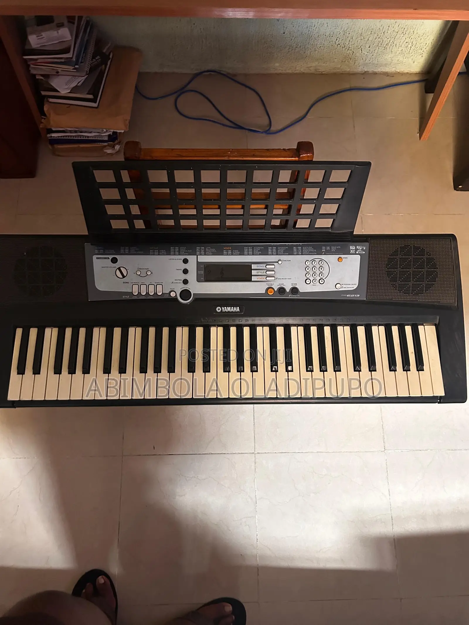 Piano Yamaha E213