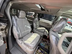 Toyota Sienna Limited 7 Passenger 2012 Gray