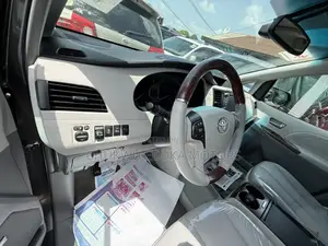 Toyota Sienna Limited 7 Passenger 2012 Gray