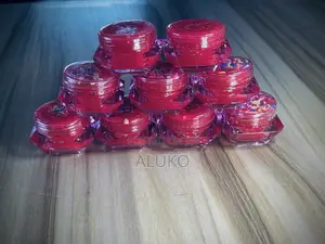 Gloss Haven Luxe Lip Smoothing Scrub – Soft Kissable Lips 