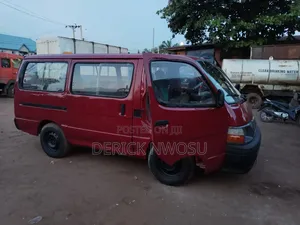 Toyota HiAce 2005 Red
