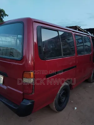 Toyota HiAce 2005 Red