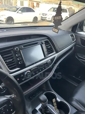 Toyota Highlander XLE 2019 Black