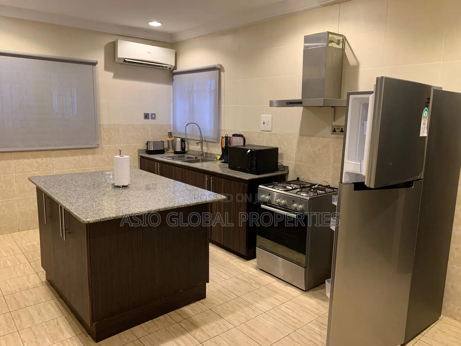 4-Bedroom Luxury Apartment With Pool at Lekki Phase 1