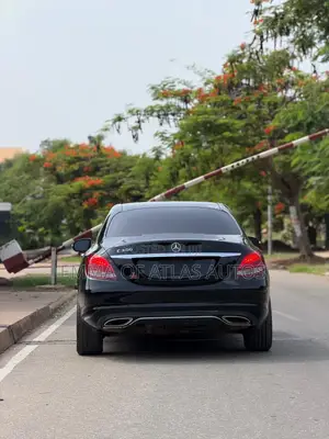 Mercedes-Benz C300 Luxury 4dr AWD 4Matic Sedan (2.0L 4cyl 7A) 2015