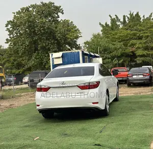 Lexus ES 350 FWD 2015 White