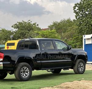 Toyota Tacoma SR5 2017 Black