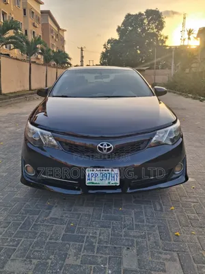 Toyota Camry SE 4dr Sedan (2.5L 4cyl 6A) 2013 Black