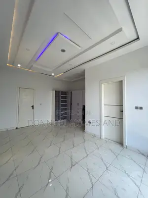 4bdrm Townhouse / Terrace in Lekki Expressway for rent