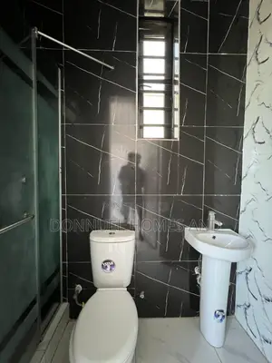 4bdrm Townhouse / Terrace in Lekki Expressway for rent