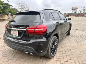 Mercedes-Benz GLA 250 2019 Black