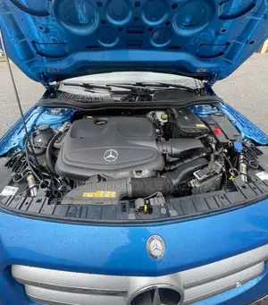 Mercedes-Benz GLA 250 2015 Blue