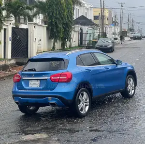 Mercedes-Benz GLA 250 2015 Blue