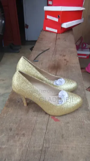 Ladies Heel Shoe