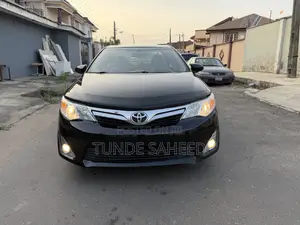 Toyota Camry XLE 4dr Sedan (2.5L 4cyl 6A) 2013 Black
