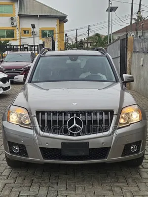 Mercedes-Benz GLK-Class 350 4MATIC 2010 Gold