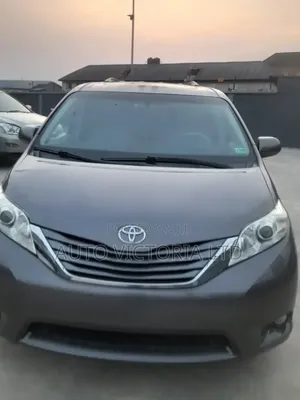 Toyota Sienna 2011 Gray