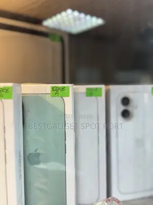 New Apple iPhone 16 128 GB Black