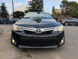 Toyota Camry XLE 4dr Sedan (2.5L 4cyl 6A) 2012 Black