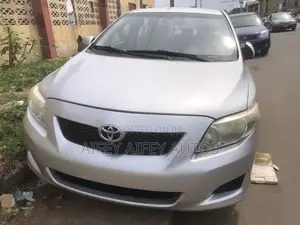 Toyota Corolla 2011 Silver