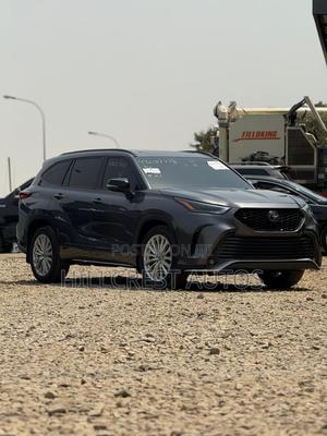 Toyota Highlander XSE AWD 2023 Gray