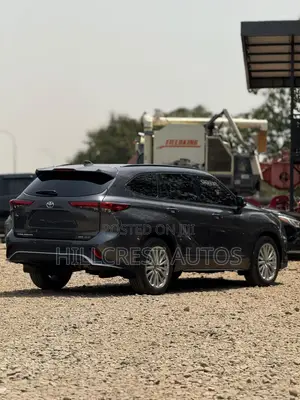 Toyota Highlander XSE AWD 2023 Gray