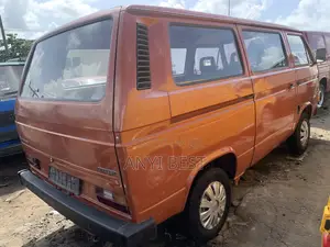 Volkswagen Transporter 1999 Orange