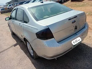 Ford Focus S 2010 Silver