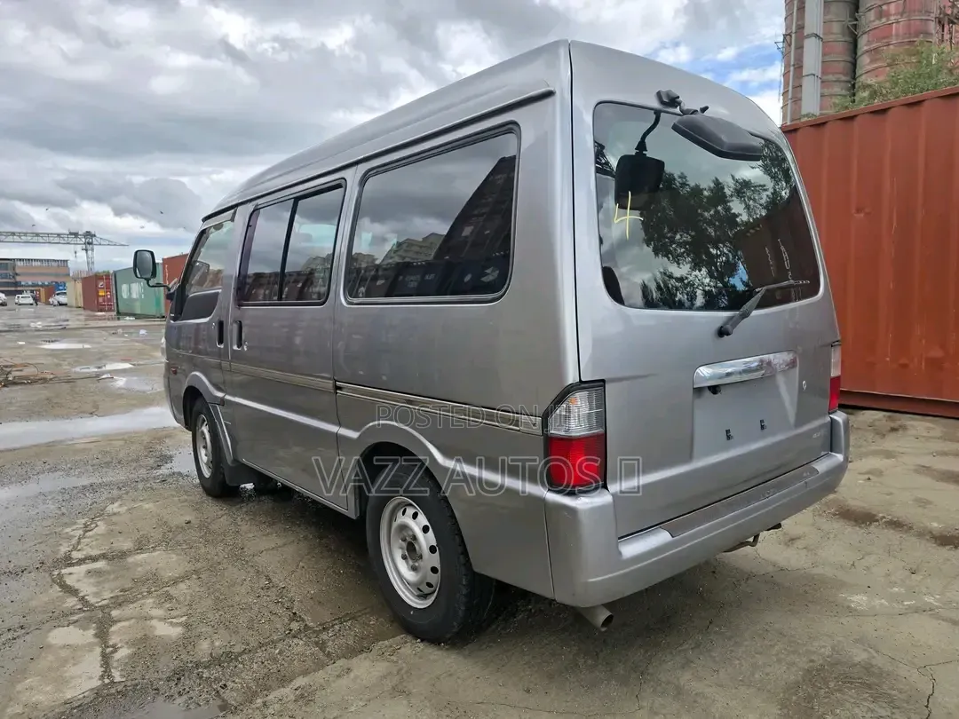 Mazda Bongo 2010 Silver