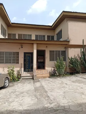 4bdrm Duplex in Allen Avenue for rent
