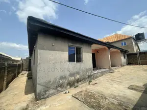 2bdrm Bungalow in Akobo, Elewuro Close for sale