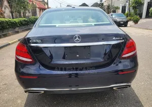 Mercedes-Benz E300 2018 Blue