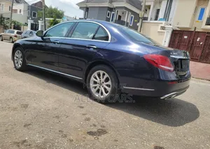 Mercedes-Benz E300 2018 Blue