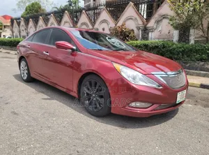 Hyundai Sonata SE Sedan FWD (3.3L 6cyl 5A) 2010 Red