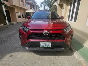 Toyota RAV4 XLE Premium 2022