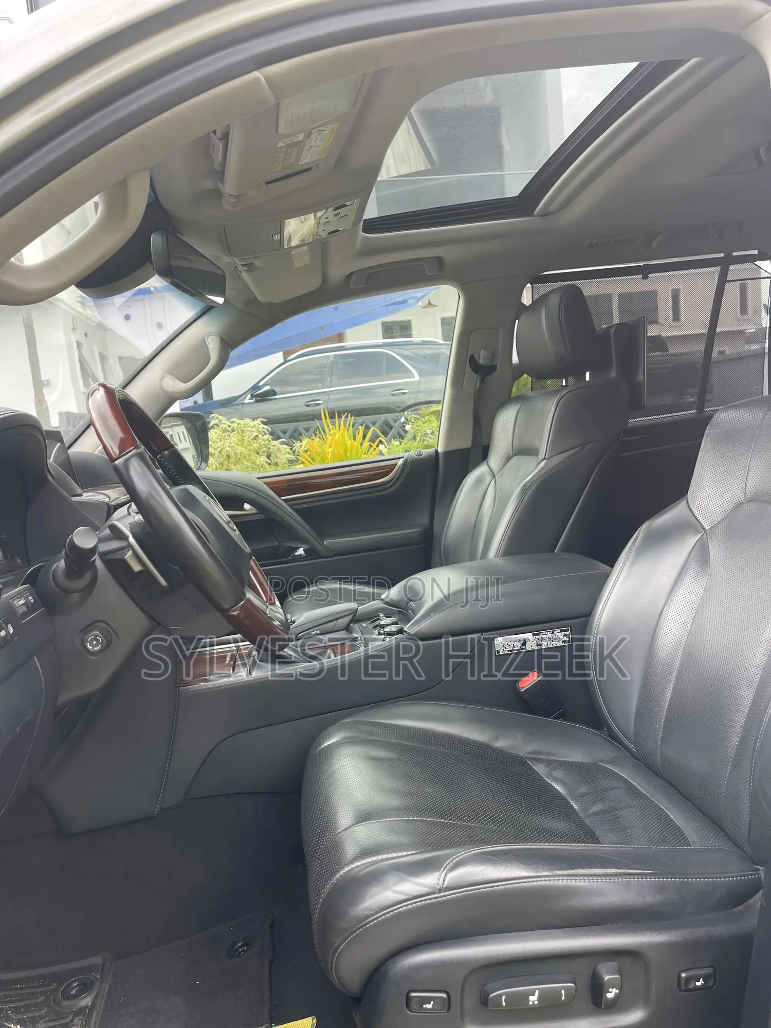 Lexus LX 2021 Gray