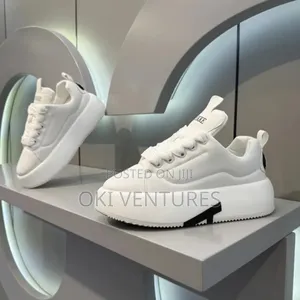 Ajekke Sneakers