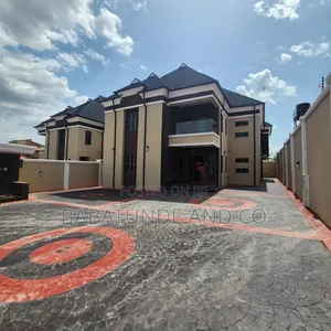 5bdrm Duplex in Oluyole Extension for sale