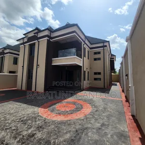 5bdrm Duplex in Oluyole Extension for sale